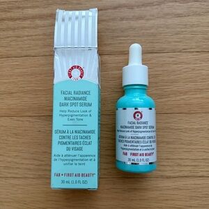First Aid Beauty Facial Radiance Niacinamide Dark Spot Serum 30ml / 1 fl oz